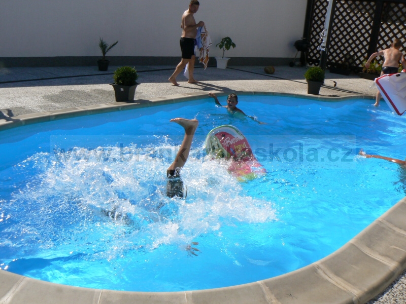 Soust�ed�n� Koliba 2008 - Baz�n