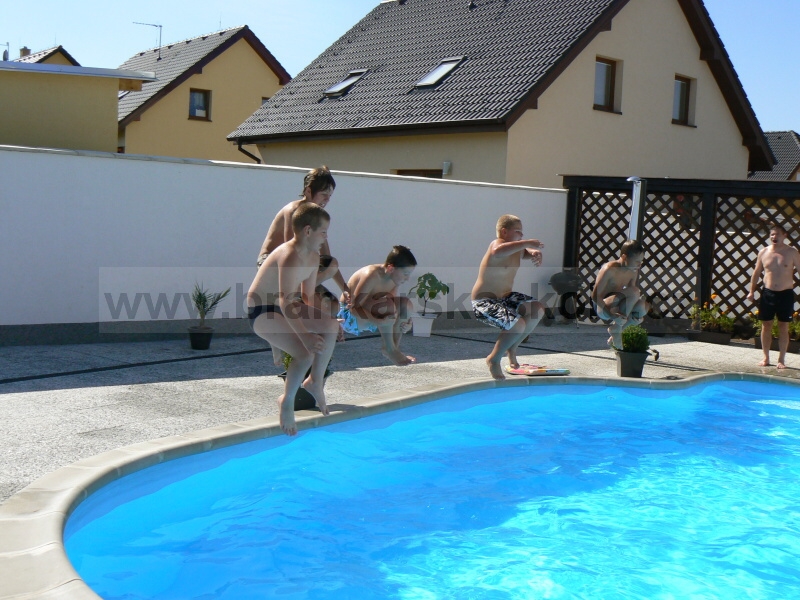 Soust�ed�n� Koliba 2008 - Baz�n