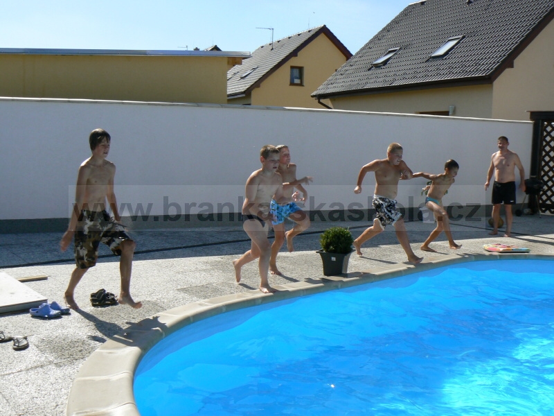 Soust�ed�n� Koliba 2008 - Baz�n