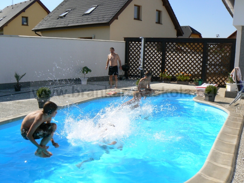 Soust�ed�n� Koliba 2008 - Baz�n