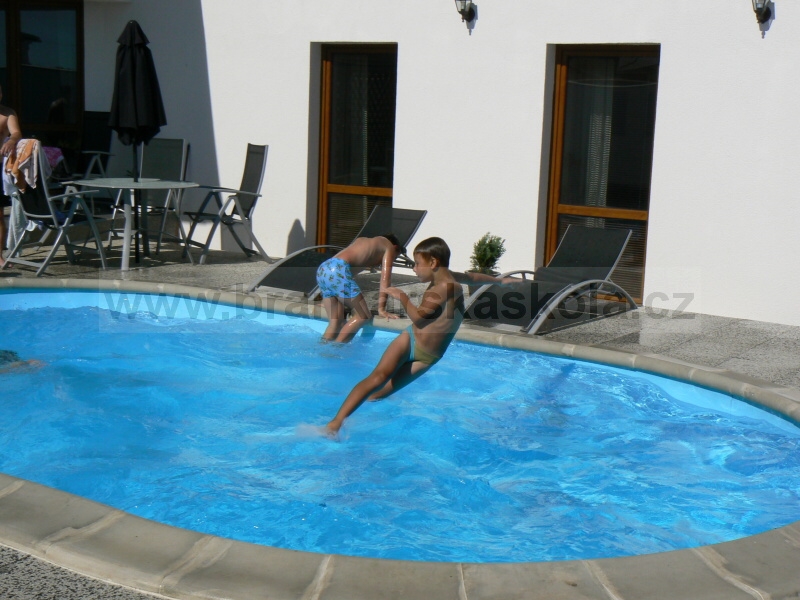 Soust�ed�n� Koliba 2008 - Baz�n