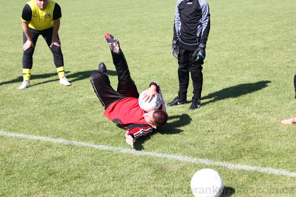 Letn� soust�ed�n� SC Nymburk 2012 - Tr�ninky na tr�v�