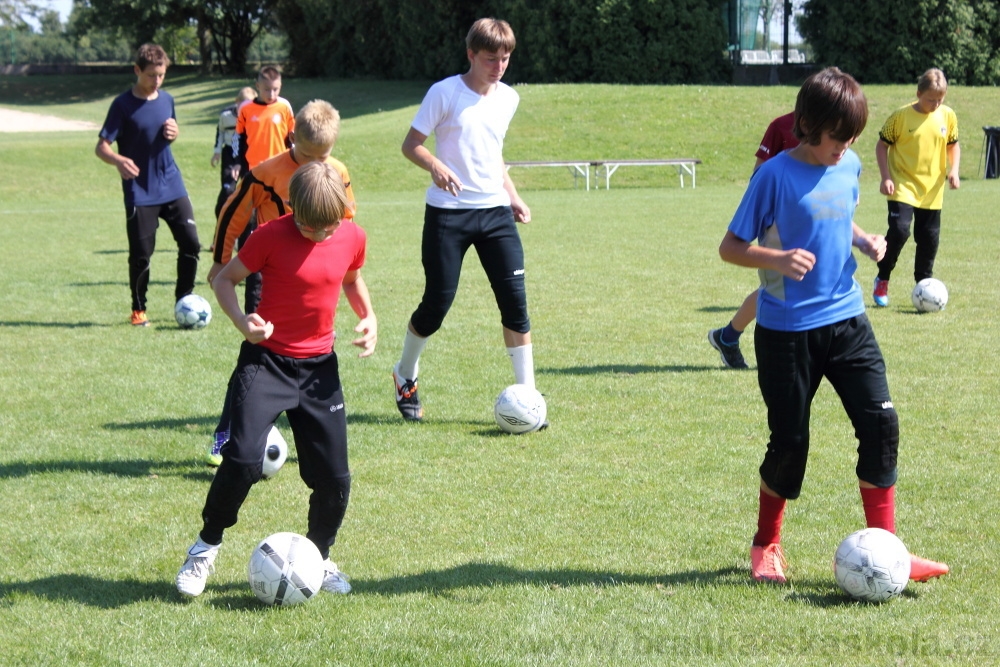 Letn� soust�ed�n� SC Nymburk 2012 - Tr�ninky na tr�v�