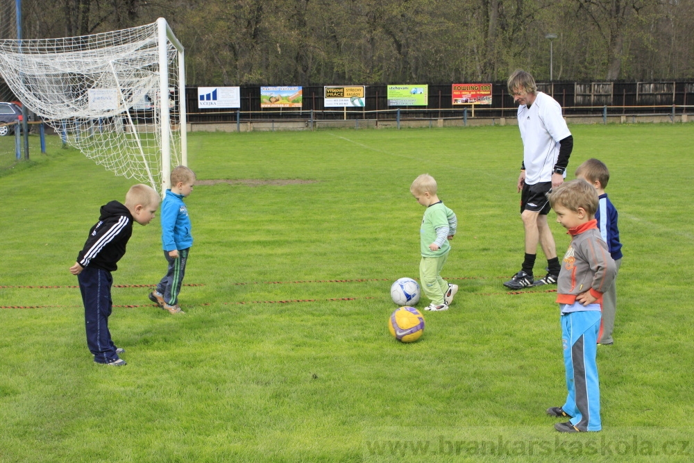 TJ AFK NYMBURK - N�bor do fotbalov� p��pravky 18.4.