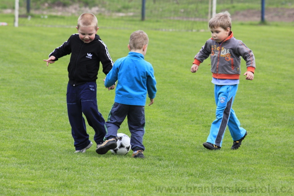 TJ AFK NYMBURK - N�bor do fotbalov� p��pravky 18.4.