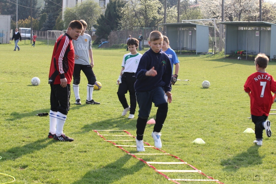 Tr�nink SK Slovan Kunratice (Pond�l�, 18.4.2010)