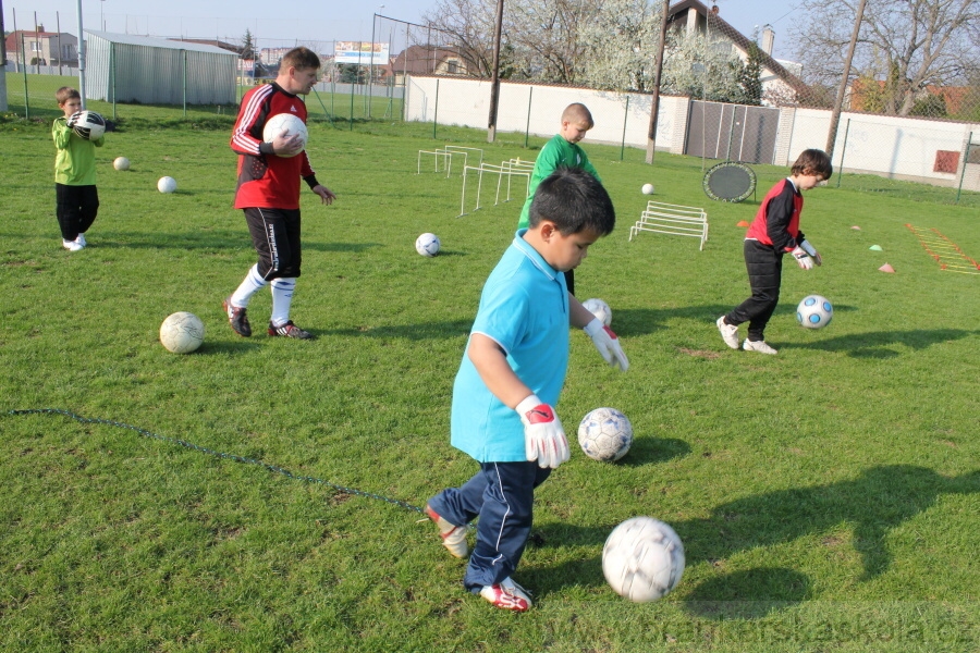 Tr�nink SK Slovan Kunratice (Pond�l�, 18.4.2010)