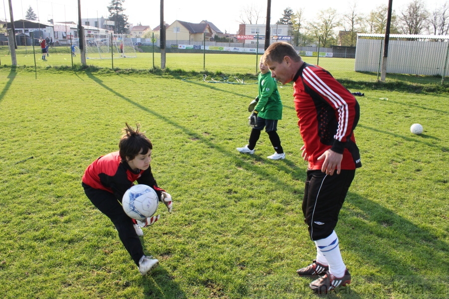 Tr�nink SK Slovan Kunratice (Pond�l�, 18.4.2010)