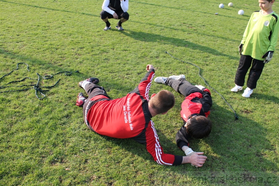 Tr�nink SK Slovan Kunratice (Pond�l�, 18.4.2010)