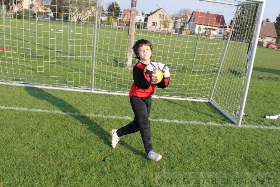 Tr�nink SK Slovan Kunratice (Pond�l�, 18.4.2010)