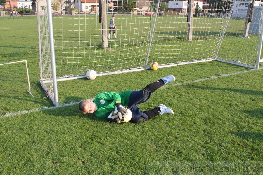 Tr�nink SK Slovan Kunratice (Pond�l�, 18.4.2010)