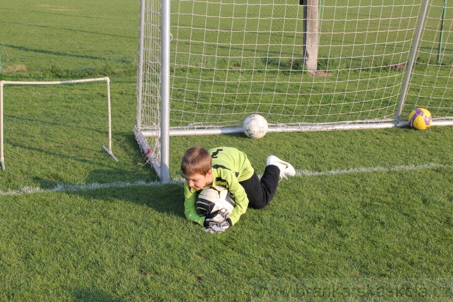 Tr�nink SK Slovan Kunratice (Pond�l�, 18.4.2010)